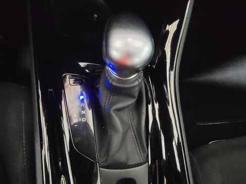 Used 2019 Toyota C-HR XLE FWD image 18