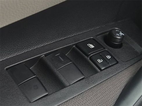 Certified 2025 Toyota Corolla LE image 27