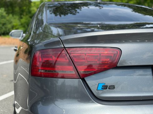 Used 2014 Audi S8 AWD/4WD image 24
