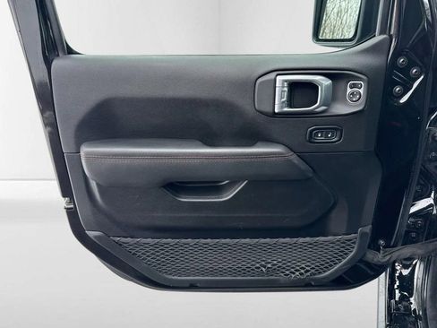 Used 2021 Jeep Wrangler Unlimited Rubicon w/ Uconnect 4C Nav & Sound Group image 11