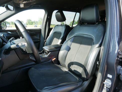 Used 2022 Jeep Grand Cherokee L Laredo image 19