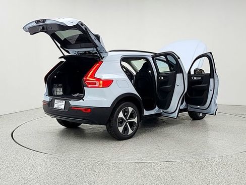 New 2026 Volvo XC40 B5 Plus w/ Climate Package AWD/4WD image 11