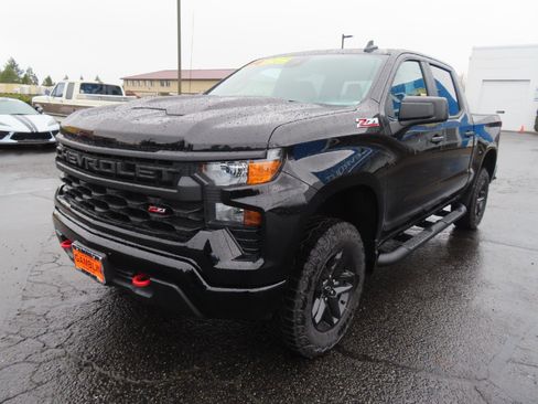New 2026 Chevrolet Silverado 1500 Custom Trail Boss AWD/4WD image 3
