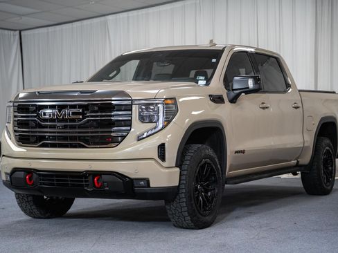 Used 2023 GMC Sierra 1500 AT4 w/ AT4 Premium Package image 3