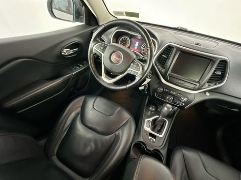 Used 2015 Jeep Cherokee Trailhawk w/ Leather Interior Group AWD/4WD image 9
