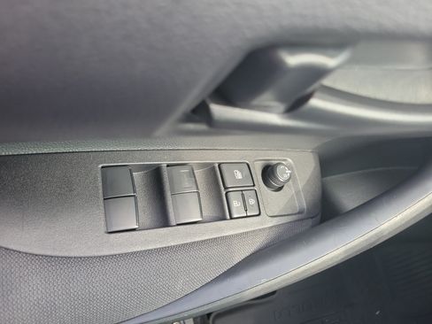 Used 2025 Toyota Corolla LE FWD image 22