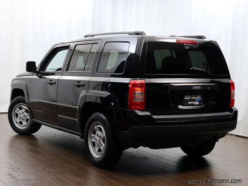 Used 2017 Jeep Patriot Sport FWD image 9