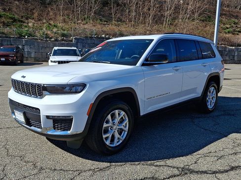 Certified 2023 Jeep Grand Cherokee L Limited AWD/4WD image 3