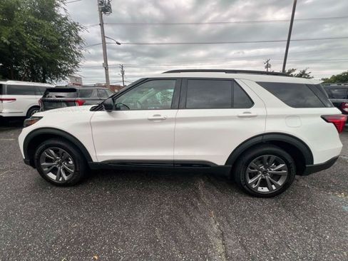 Used 2026 Ford Explorer Active w/ Active Comfort Package AWD/4WD image 9