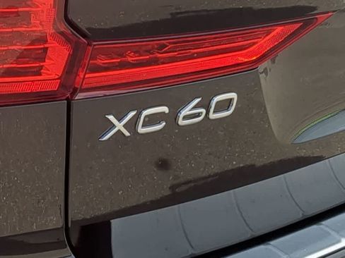 Used 2025 Volvo XC60 T8 Ultra w/ Protection Package Premier AWD/4WD image 12