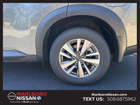 New 2025 Nissan Pathfinder SL w/ Black Appearance Package image 12