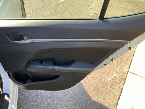 Used 2018 Hyundai Elantra Value Edition FWD image 33