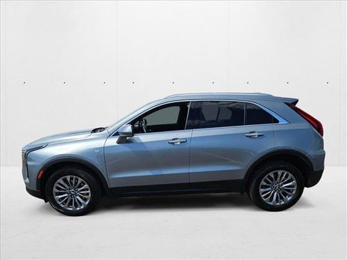 Used 2024 Cadillac XT4 Premium Luxury image 9