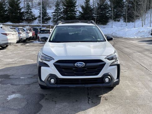 Used 2023 Subaru Outback Premium image 8