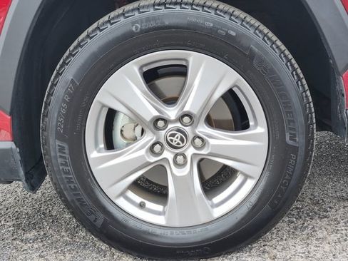 Certified 2025 Toyota RAV4 XLE w/ Convenience Package FWD image 9