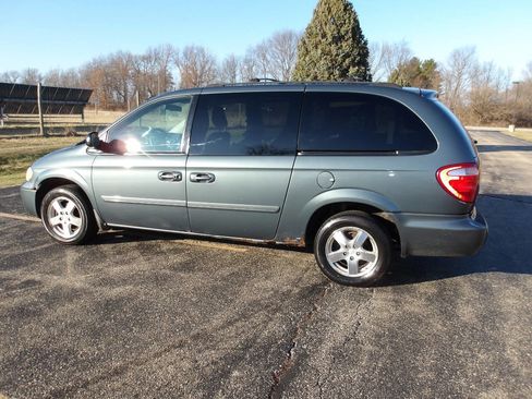 Used 2006 Dodge Grand Caravan SXT image 11