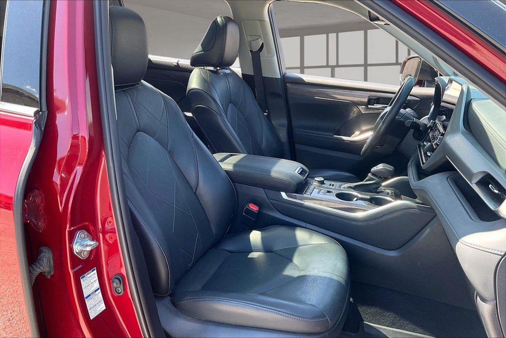 Used 2022 Toyota Highlander Platinum AWD/4WD image 30