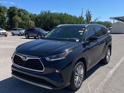 Used 2024 Toyota Highlander Platinum