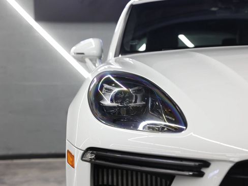 Used 2020 Porsche Macan Turbo AWD/4WD image 5