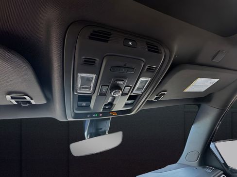 Used 2021 GMC Yukon XL Denali image 26