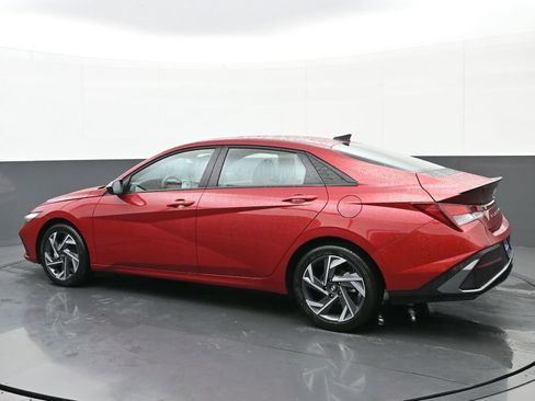 Certified 2025 Hyundai Elantra Sport image 6