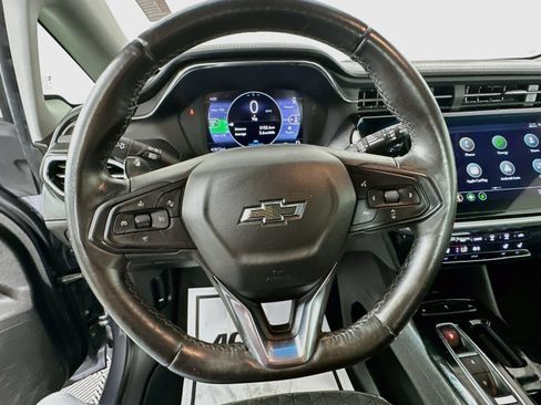 Used 2023 Chevrolet Bolt LT w/ Infotainment Package FWD image 12