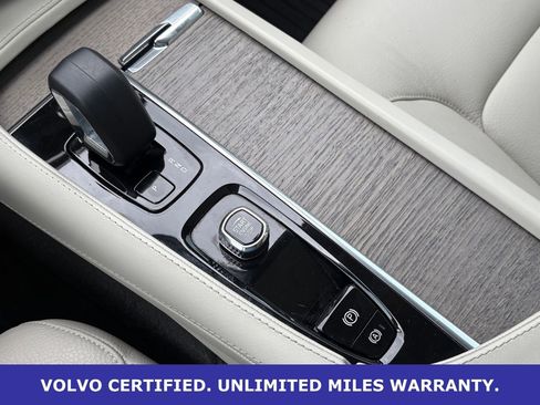 Certified 2023 Volvo XC90 B6 Core w/ Protection Package Premier AWD/4WD image 19