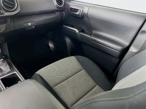 Used 2023 Toyota Tacoma TRD Off-Road image 23