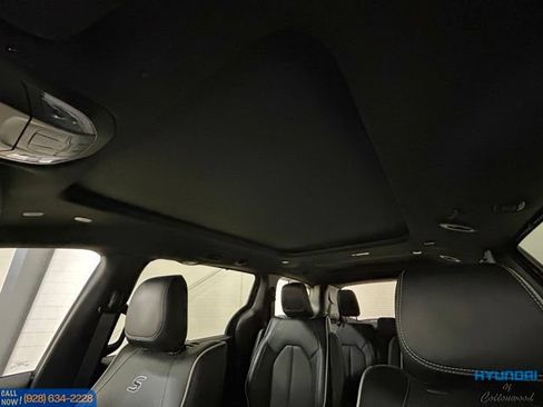 Used 2023 Chrysler Pacifica Limited w/ Uconnect Theater Family Group FWD image 59