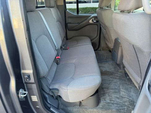 Used 2017 Nissan Frontier SV w/ SV Value Truck Package AWD/4WD image 27