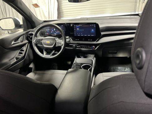 Used 2025 Chevrolet Equinox LT FWD image 15