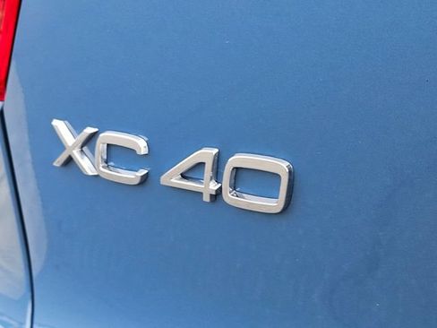Certified 2024 Volvo XC40 B5 Plus w/ Climate Package AWD/4WD image 11