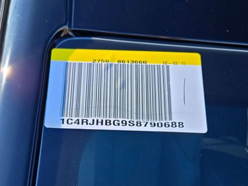 New 2025 Jeep Grand Cherokee Limited image 32