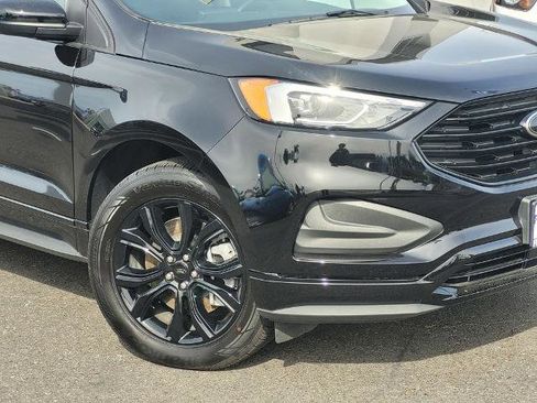 New 2024 Ford Edge SE w/ Black Appearance Package image 3