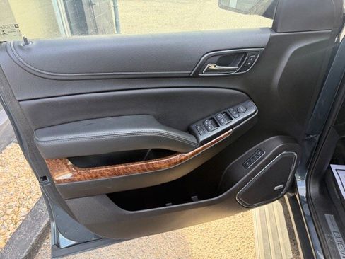 Used 2019 Chevrolet Suburban Premier image 21