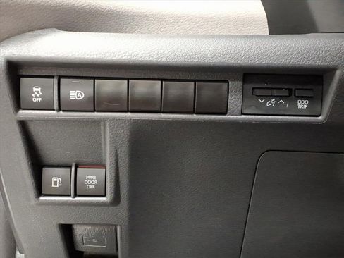 Certified 2023 Toyota Sienna XLE image 20