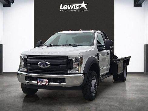 Used 2018 Ford F550 2WD Regular Cab Super Duty image 1