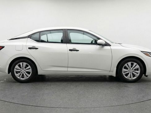 Used 2025 Nissan Sentra S FWD image 11