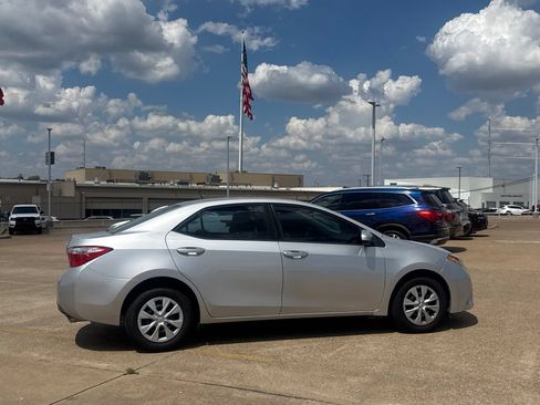 Used 2016 Toyota Corolla L FWD image 29