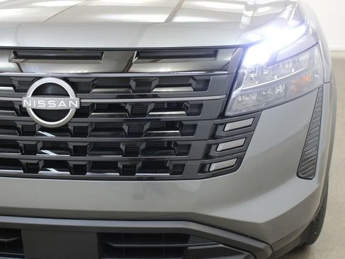 New 2026 Nissan Pathfinder S FWD image 8
