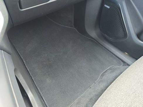 Used 2025 GMC Acadia Elevation image 31