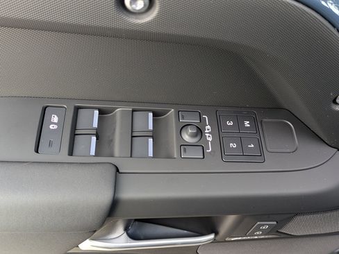 New 2026 Land Rover Defender 110 S image 22