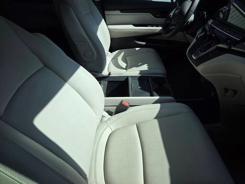 Used 2026 Honda Odyssey EX-L image 12
