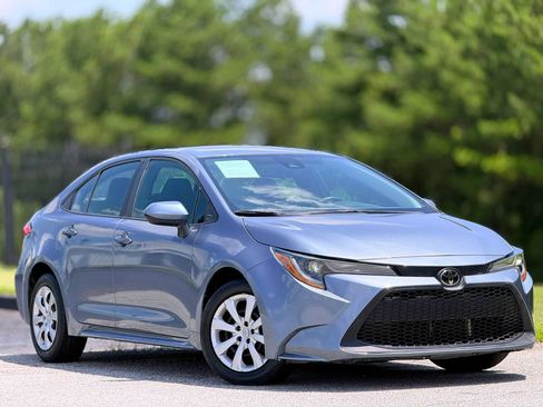 Used 2022 Toyota Corolla LE FWD image 5