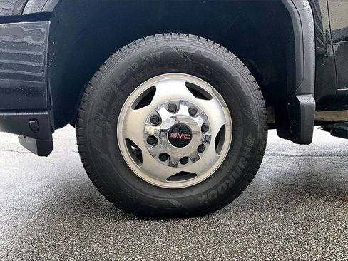 Used 2023 GMC Sierra 3500 Denali w/ Denali Ultimate Package image 10