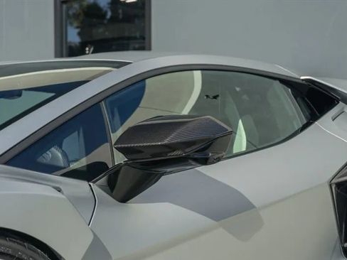 Used 2024 Lamborghini Revuelto image 35