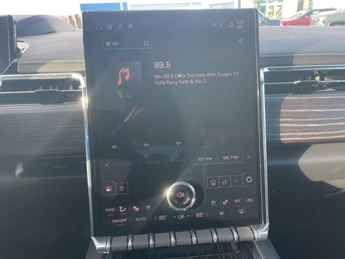 Used 2024 GMC Sierra EV Denali image 23