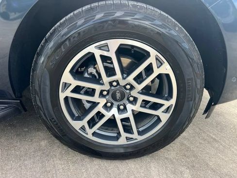 Used 2025 Ford Expedition Active AWD/4WD image 7