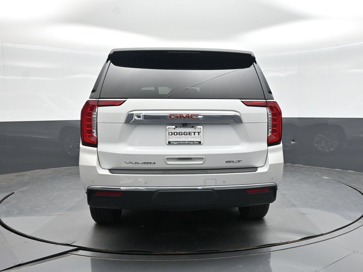 Used 2024 GMC Yukon XL SLT w/ SLT Premium Package RWD image 8