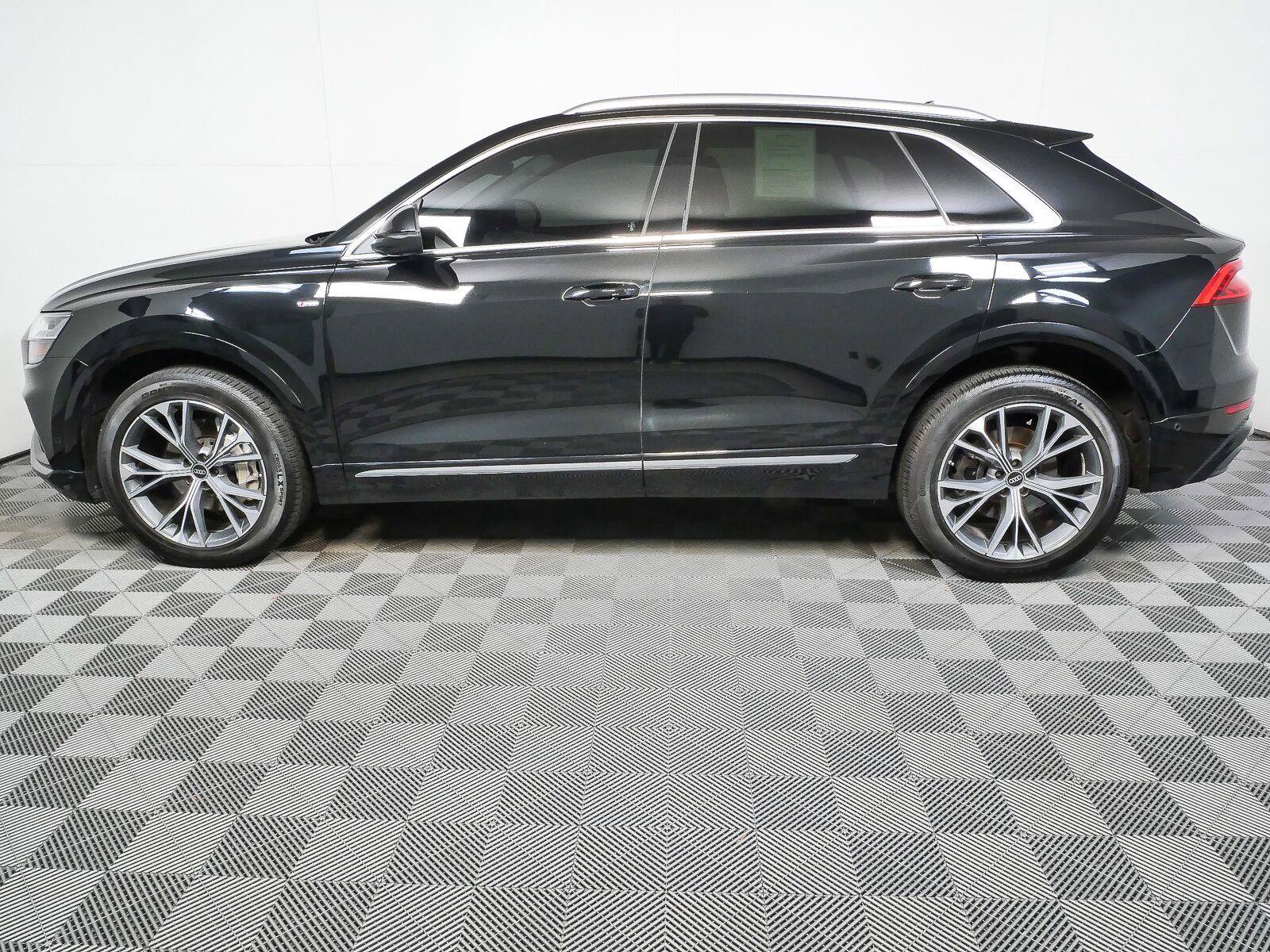 Used 2023 Audi Q8 Premium Plus w/ Premium Plus Package AWD/4WD image 33